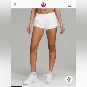 Lululemon Hotty Hot Low Rise Lined Athletic Shorts 2.5”